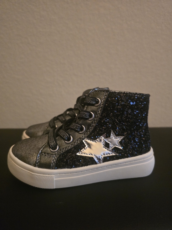 Harper Canyon Other - Harper Canyon Black Glitter High-Top Sneakers with Silver Star